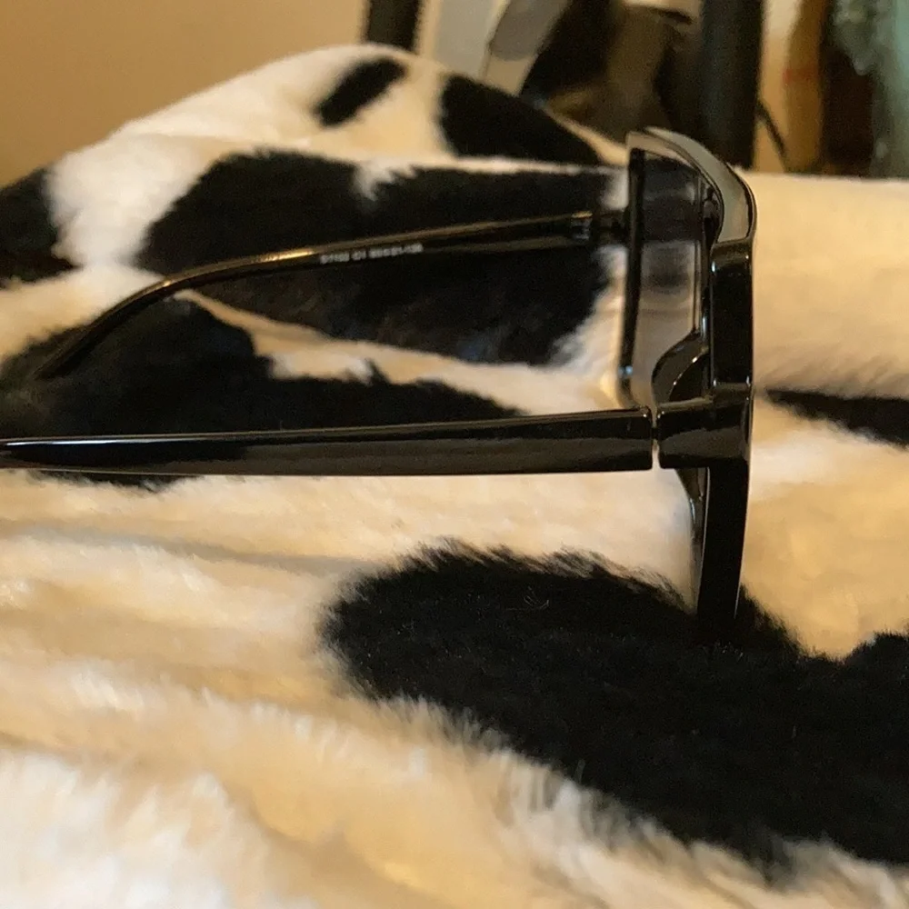 Sunglasses - Picture 2 of 3